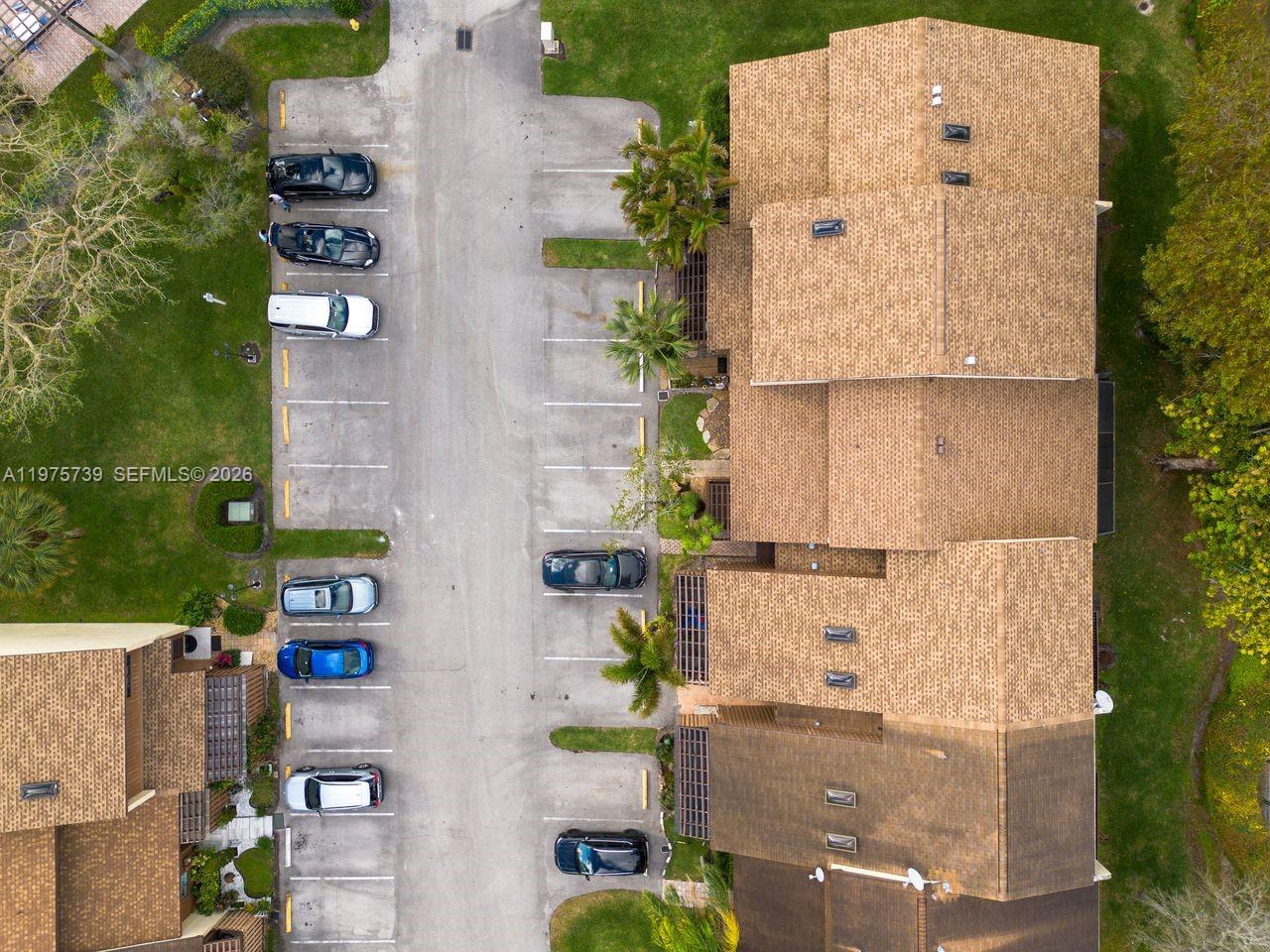 PINE ISLAND LAKES TOWNHOM - Residential