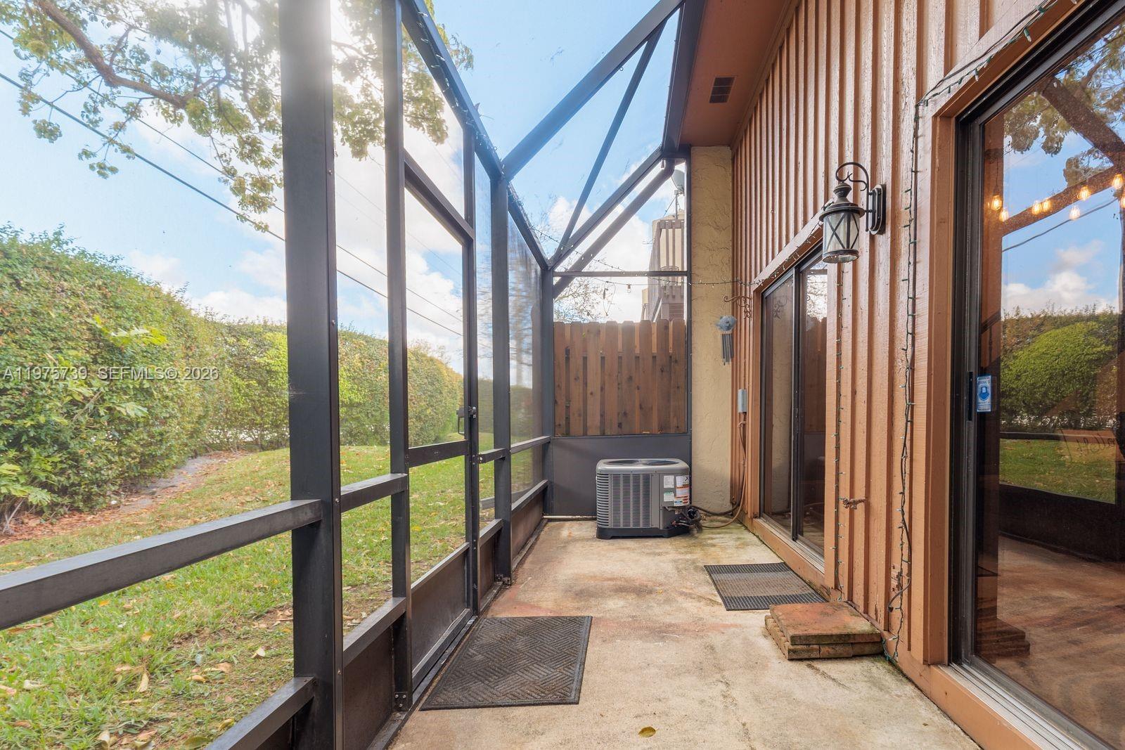 PINE ISLAND LAKES TOWNHOM - Residential