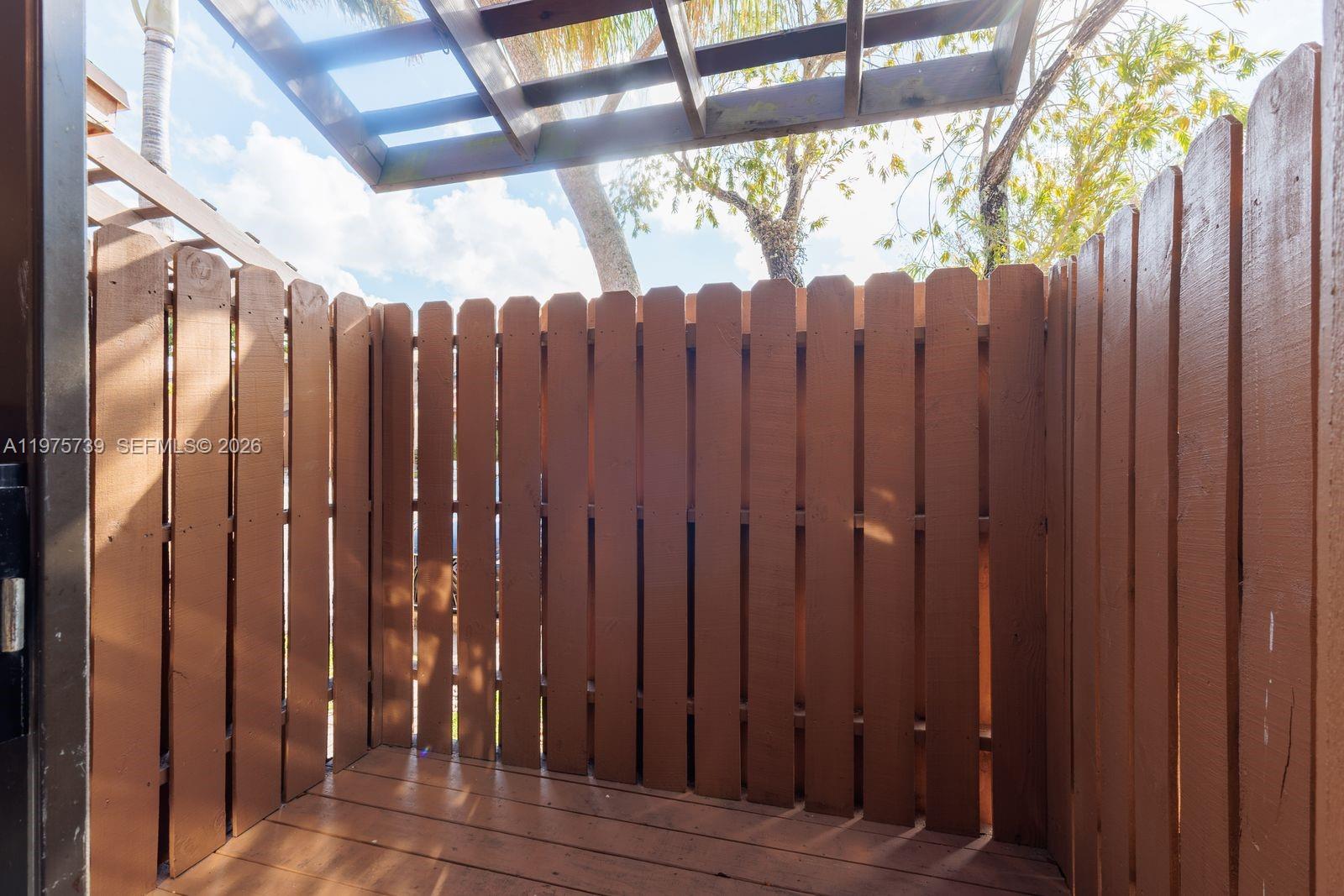 PINE ISLAND LAKES TOWNHOM - Residential