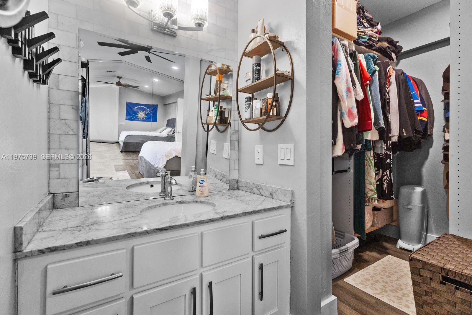 PINE ISLAND LAKES TOWNHOM - Residential