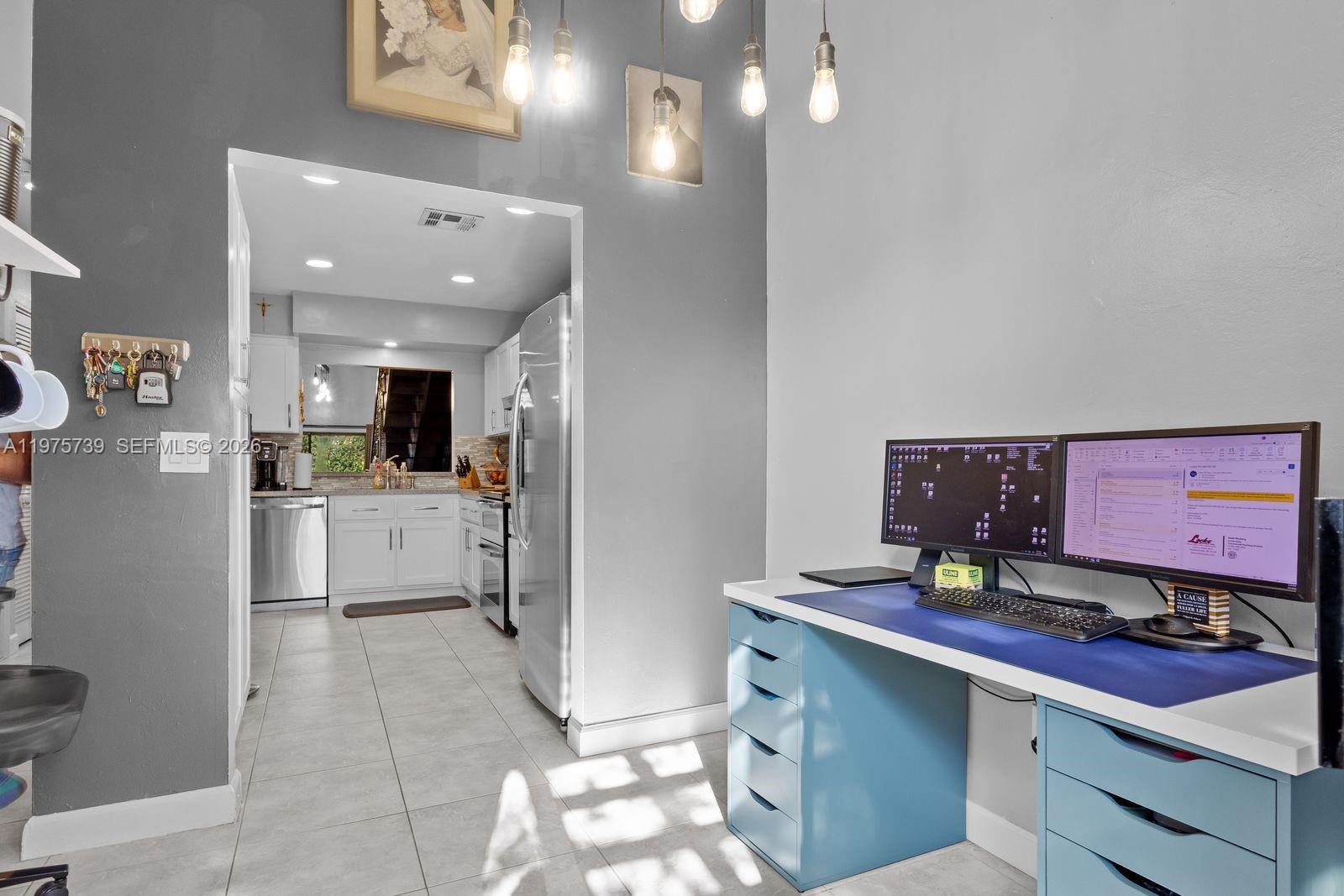 PINE ISLAND LAKES TOWNHOM - Residential