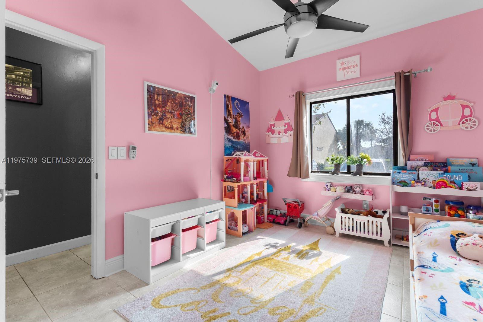 PINE ISLAND LAKES TOWNHOM - Residential