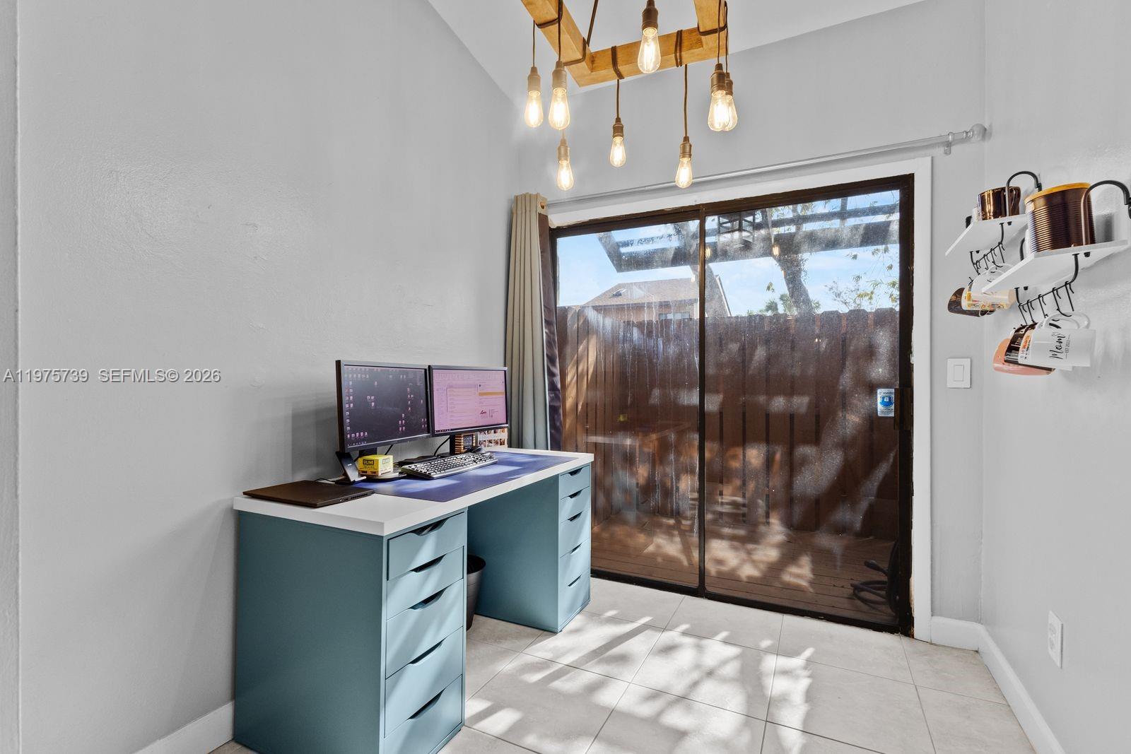 PINE ISLAND LAKES TOWNHOM - Residential