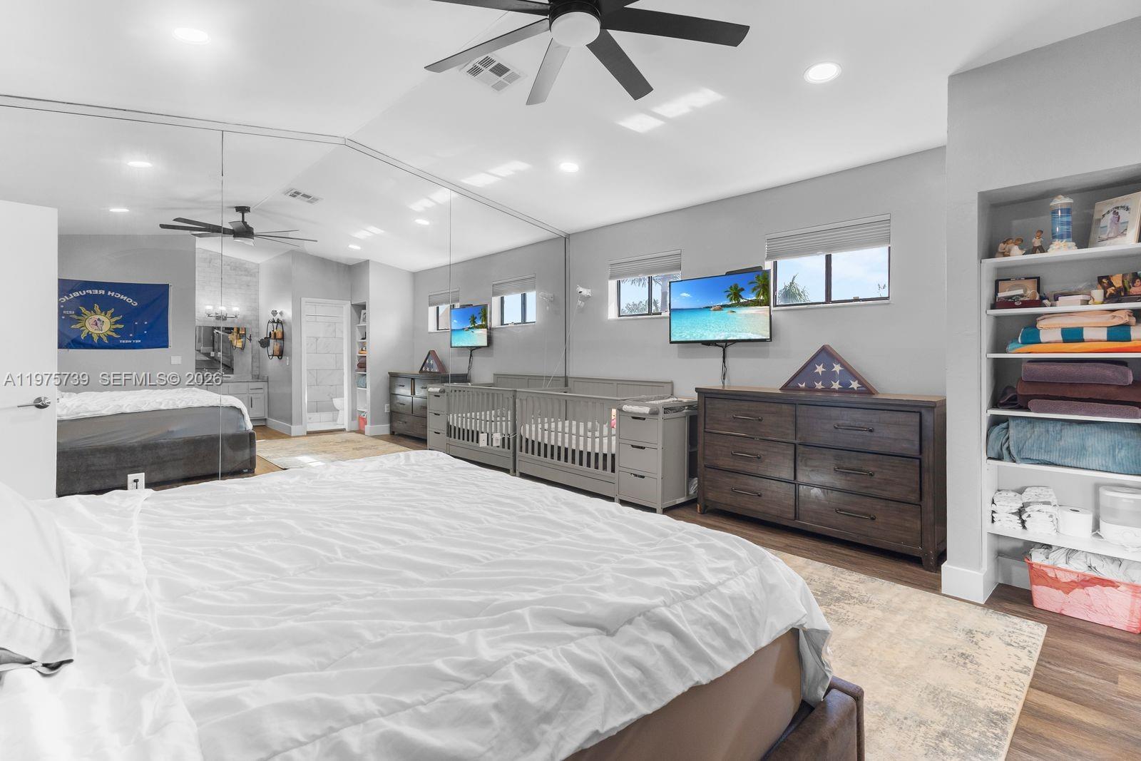 PINE ISLAND LAKES TOWNHOM - Residential