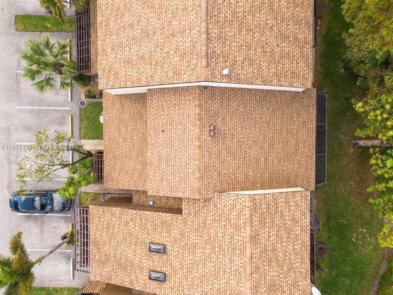 PINE ISLAND LAKES TOWNHOM - Residential