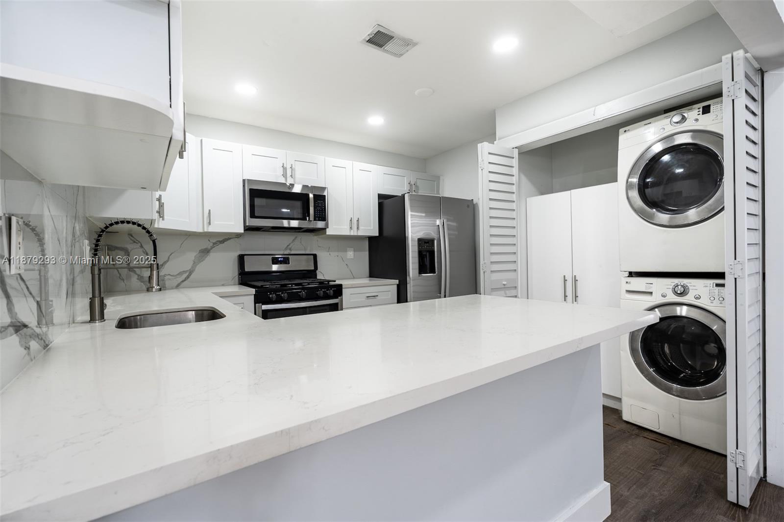 SNAPPER VILLAGE CONDO PHA - Residential