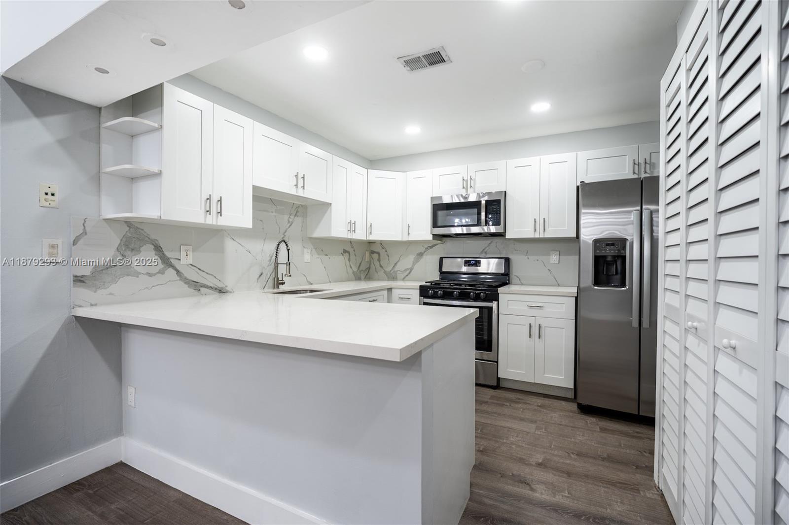 SNAPPER VILLAGE CONDO PHA - Residential