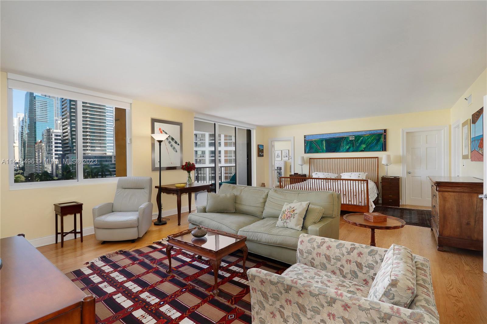 VILLA REGINA CONDO - Residential