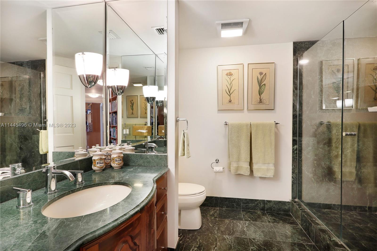 VILLA REGINA CONDO - Residential