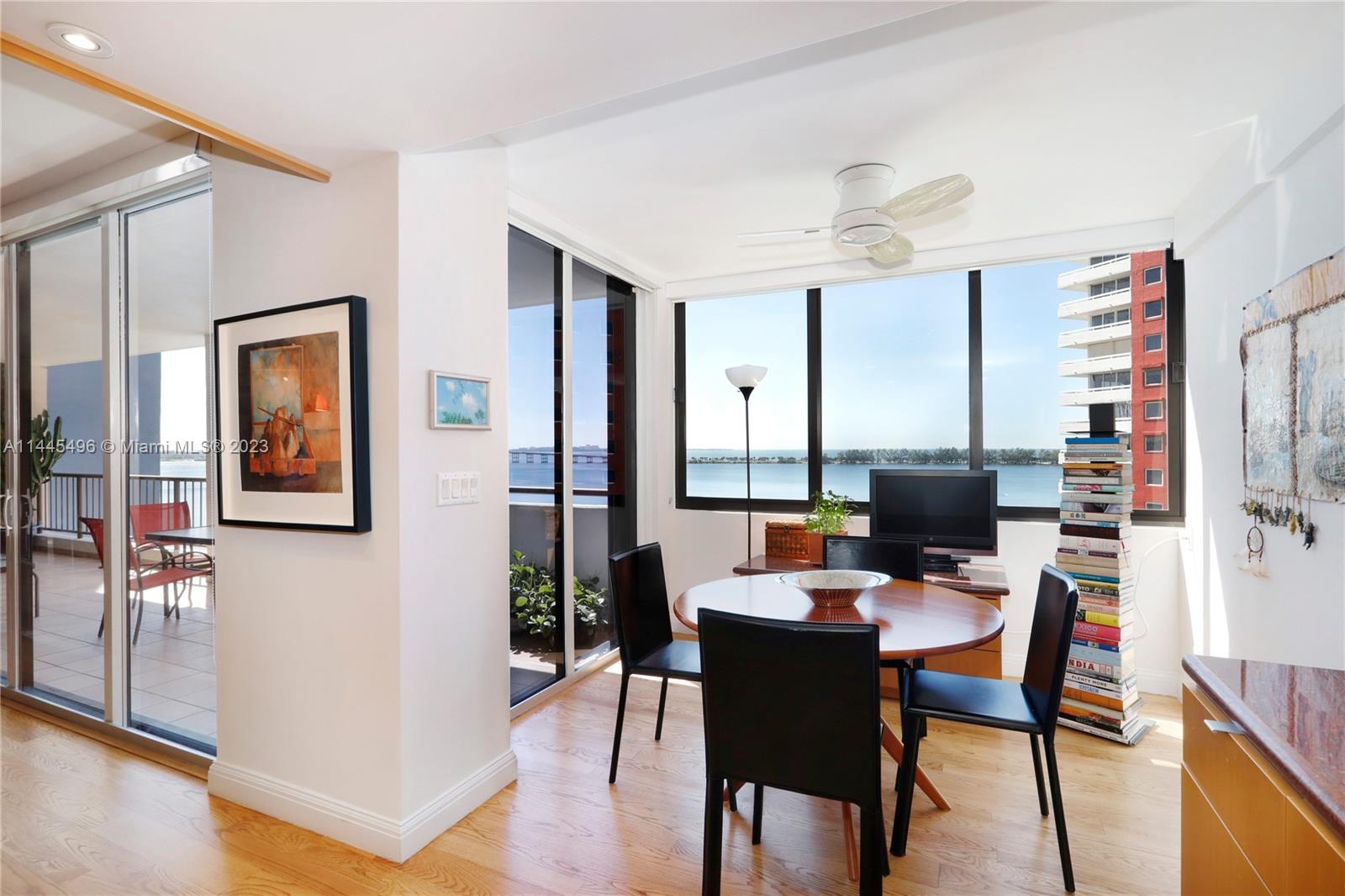 VILLA REGINA CONDO - Residential