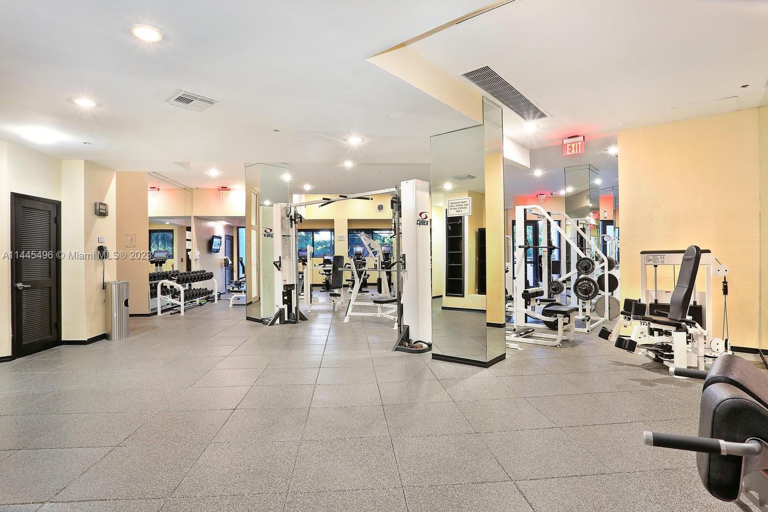 VILLA REGINA CONDO - Residential