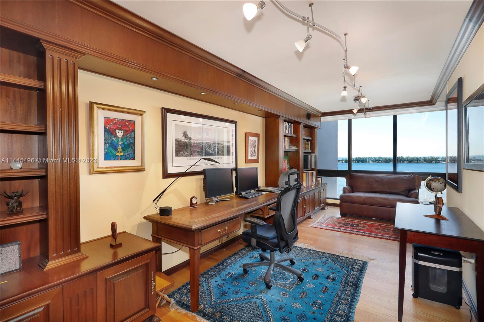 VILLA REGINA CONDO - Residential