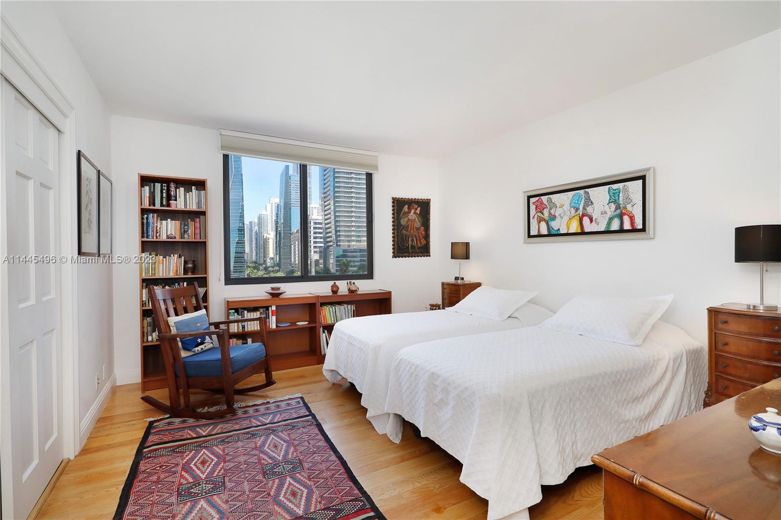 VILLA REGINA CONDO - Residential