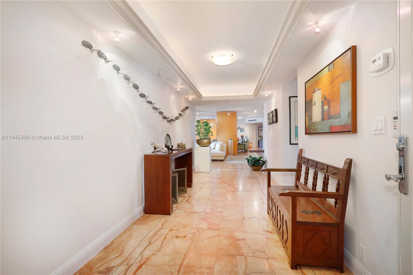 VILLA REGINA CONDO - Residential