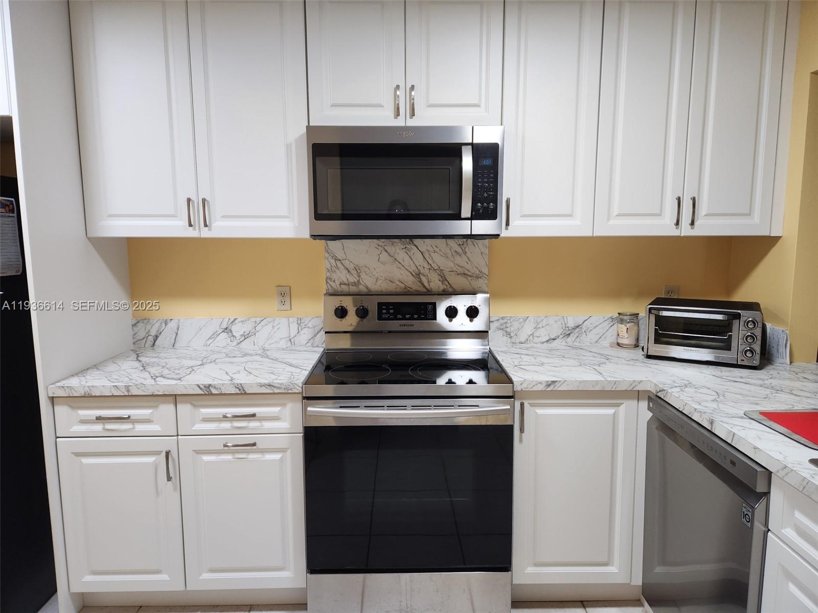 THE GROVE CONDOMINIUM SEC - Residential