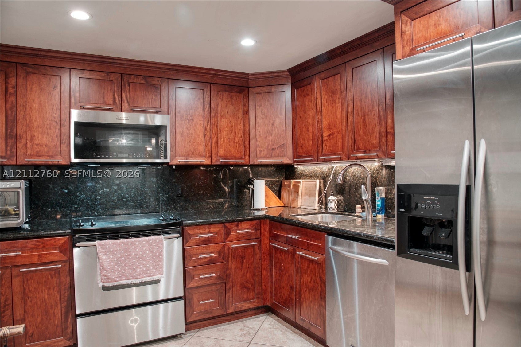 5825 Collins Ave 11H