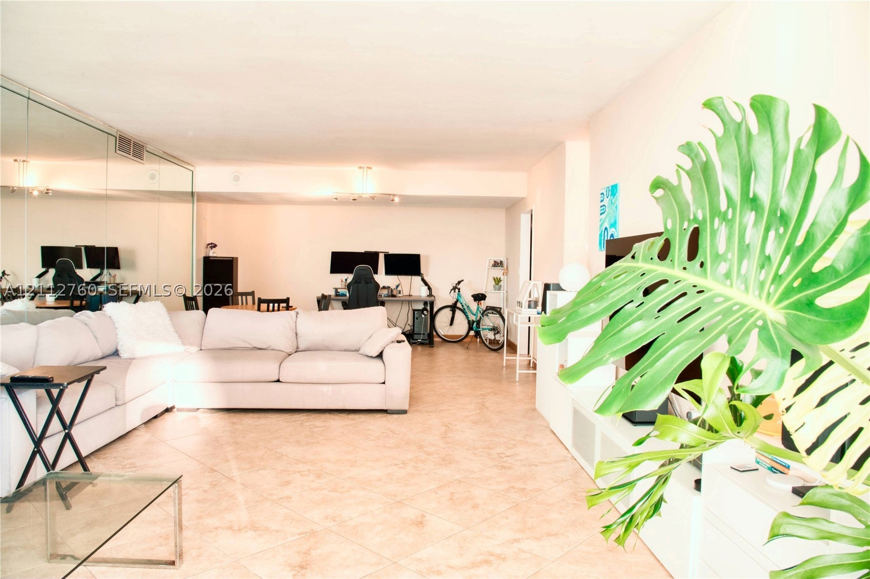 5825 Collins Ave 11H