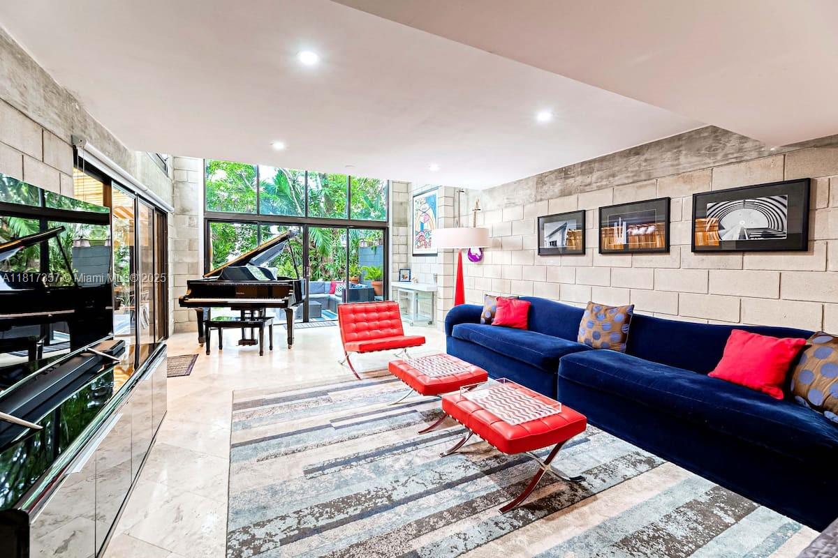 VICTORIA ISLES - Residential Lease