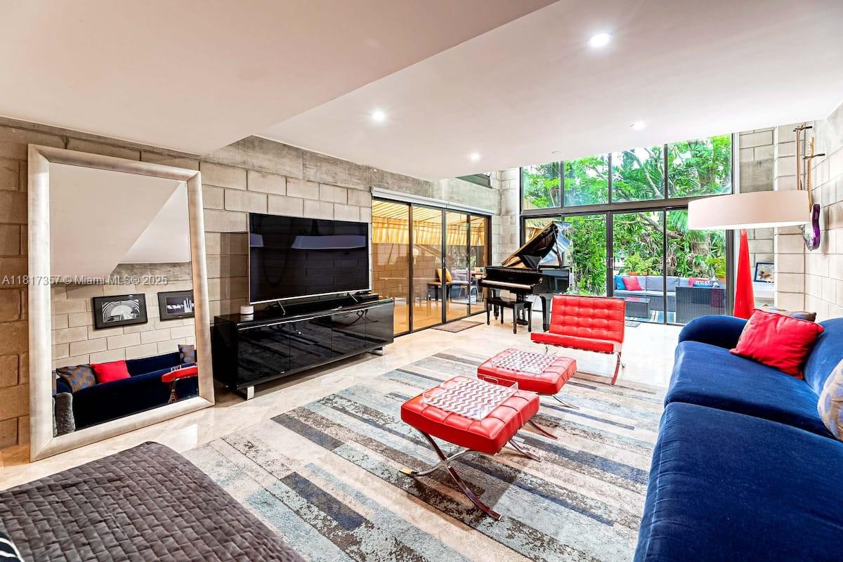 VICTORIA ISLES - Residential Lease