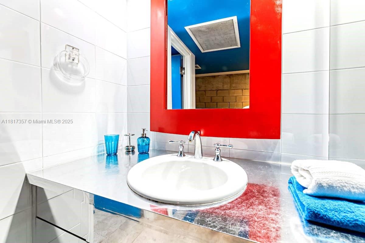VICTORIA ISLES - Residential Lease