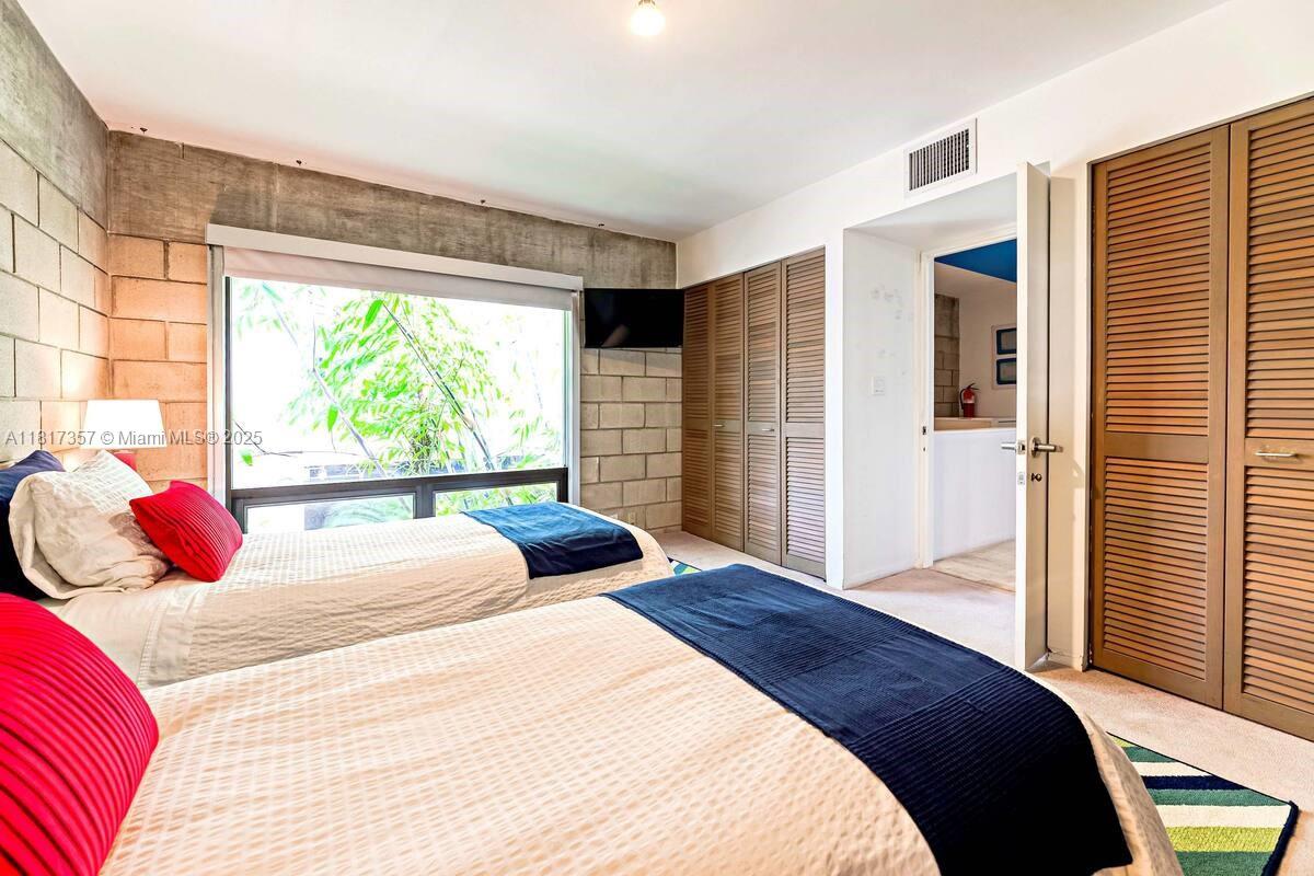 322 Hendricks Isle 2