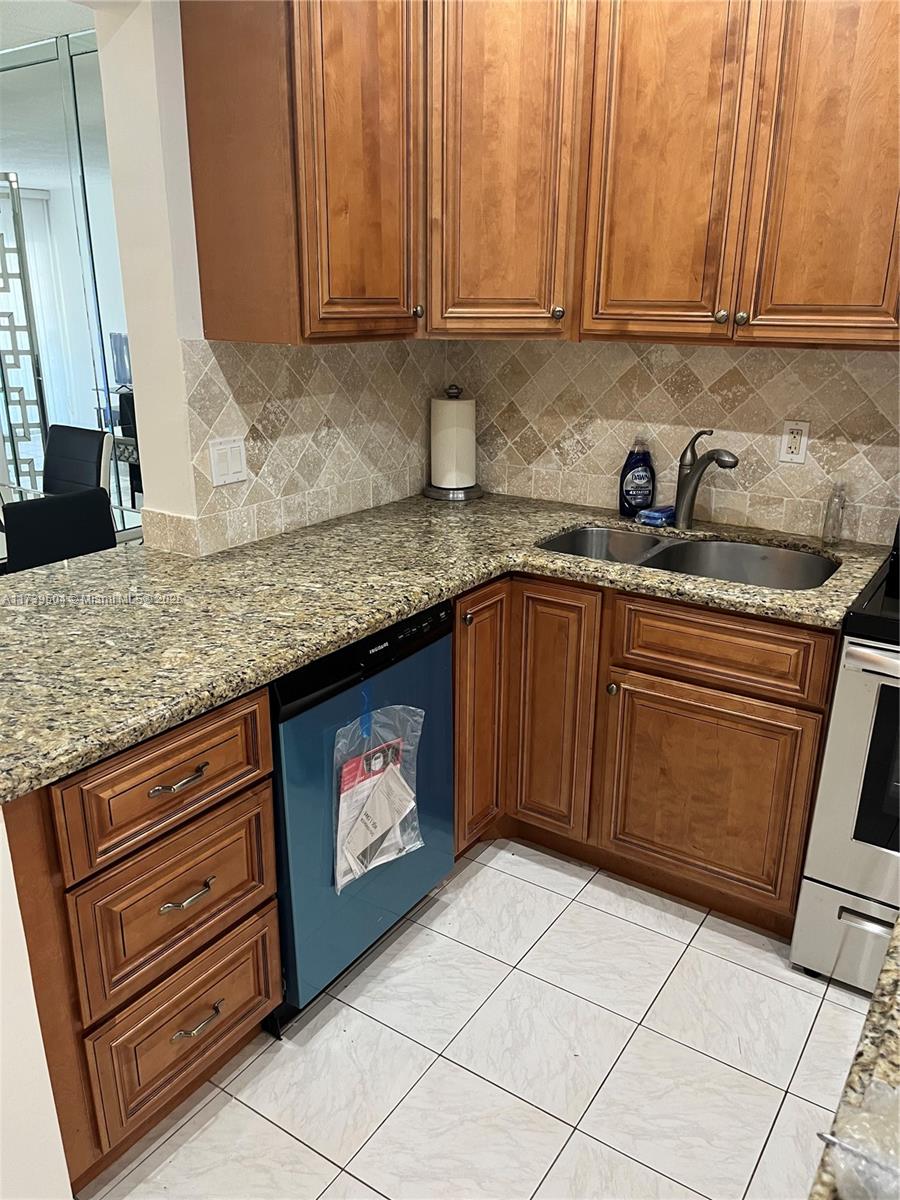 ISLE OF PARADISE CO-OP - Residential Lease