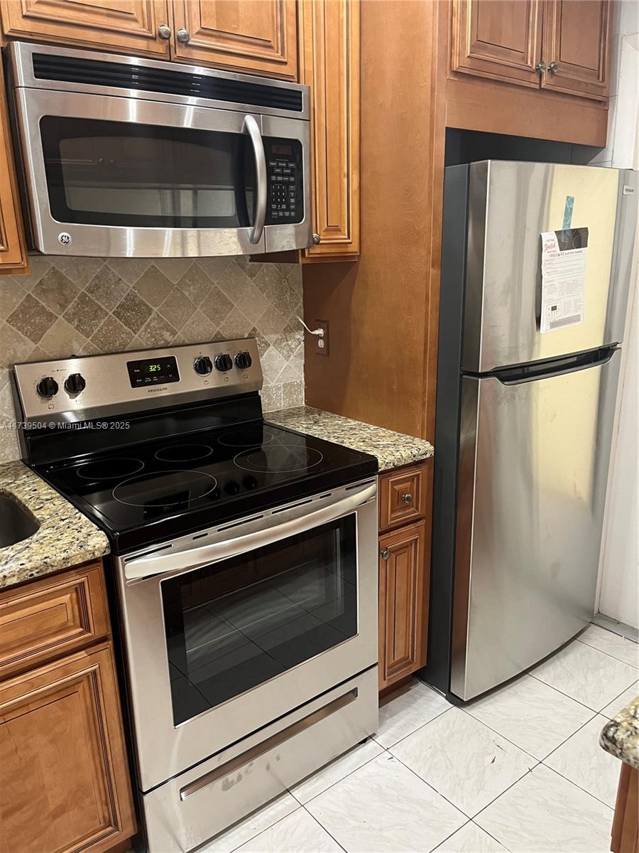 ISLE OF PARADISE CO-OP - Residential Lease