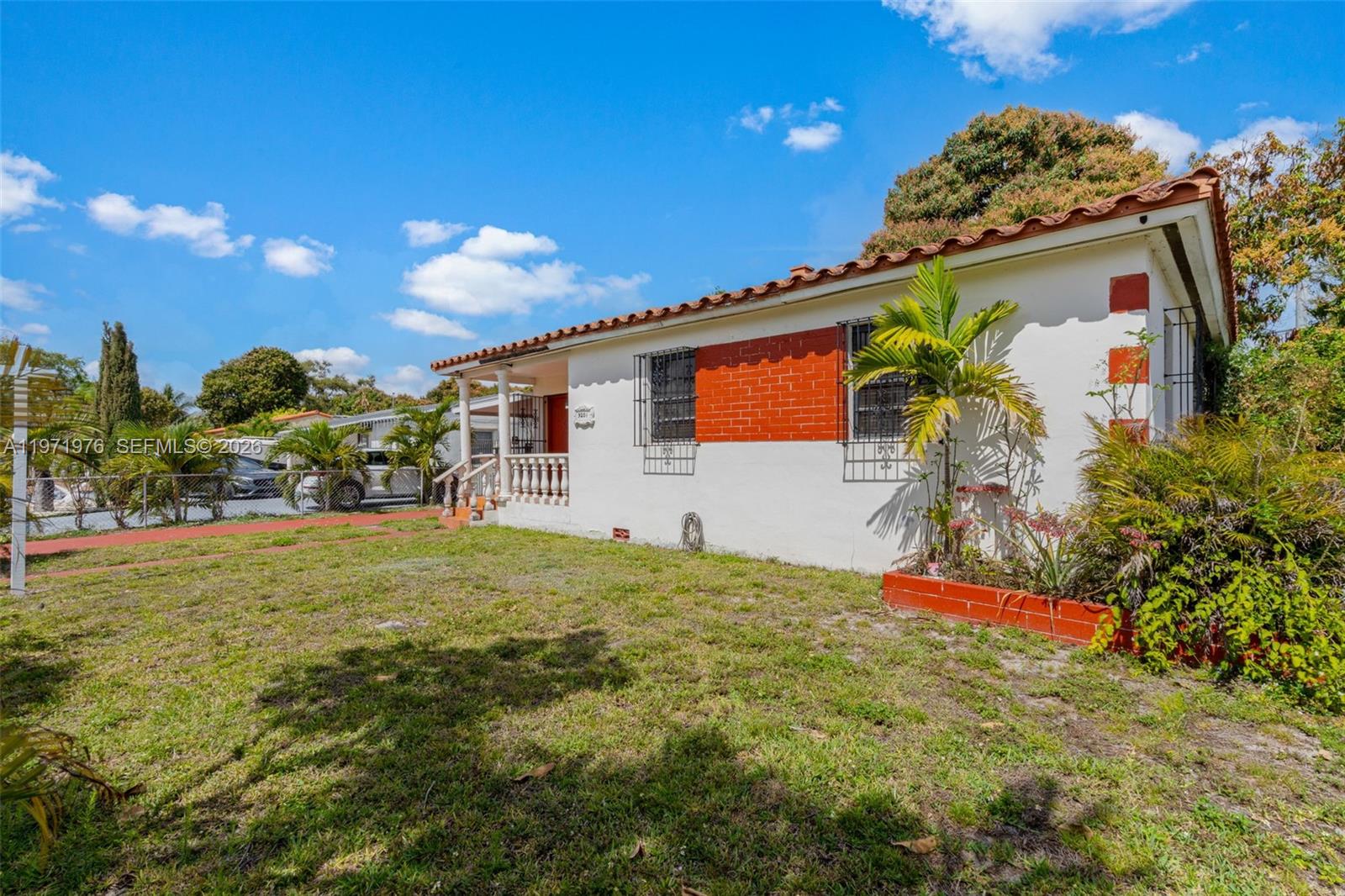 BROADMOOR MANOR - Residential