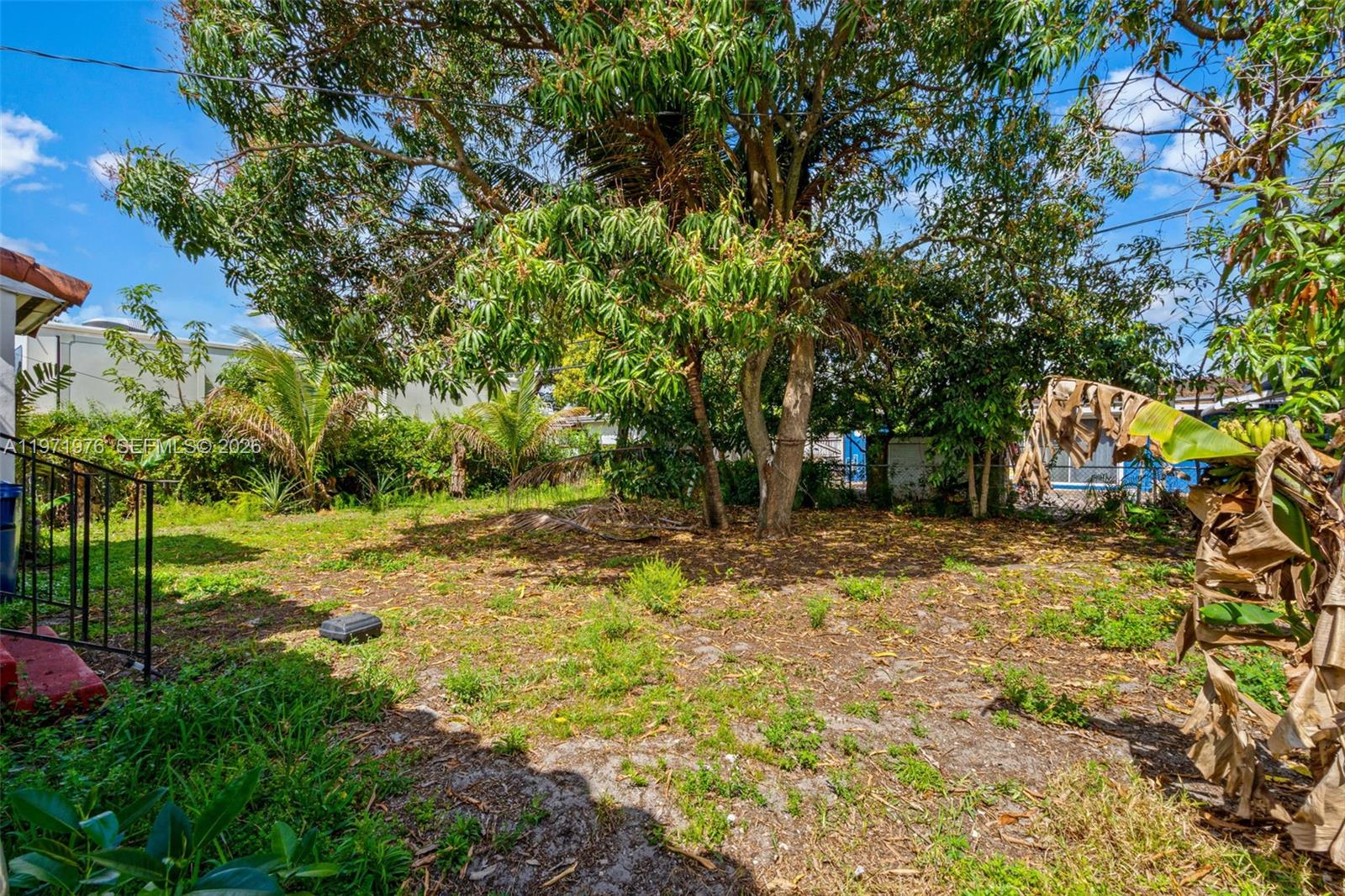 BROADMOOR MANOR - Residential