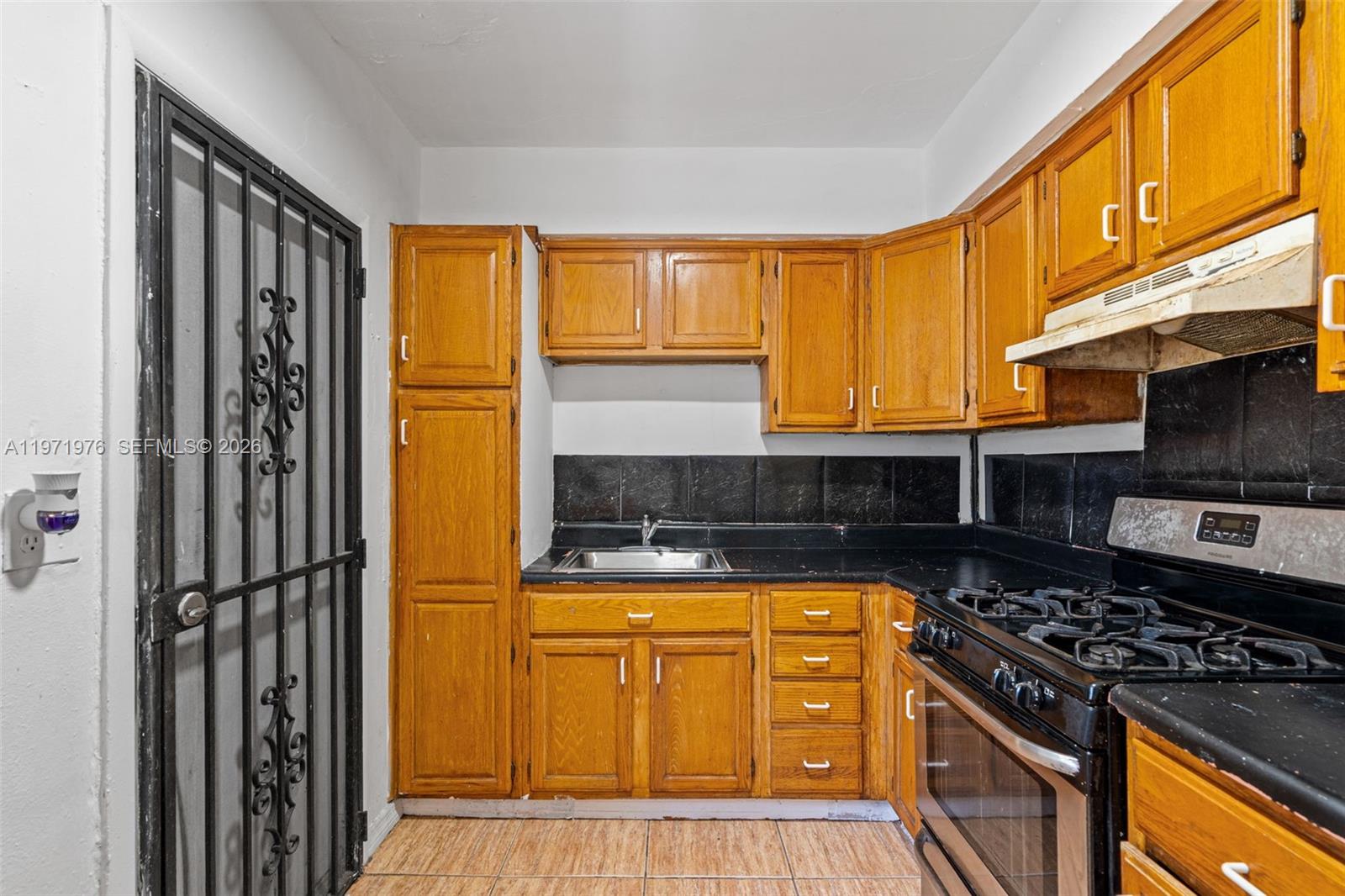 BROADMOOR MANOR - Residential