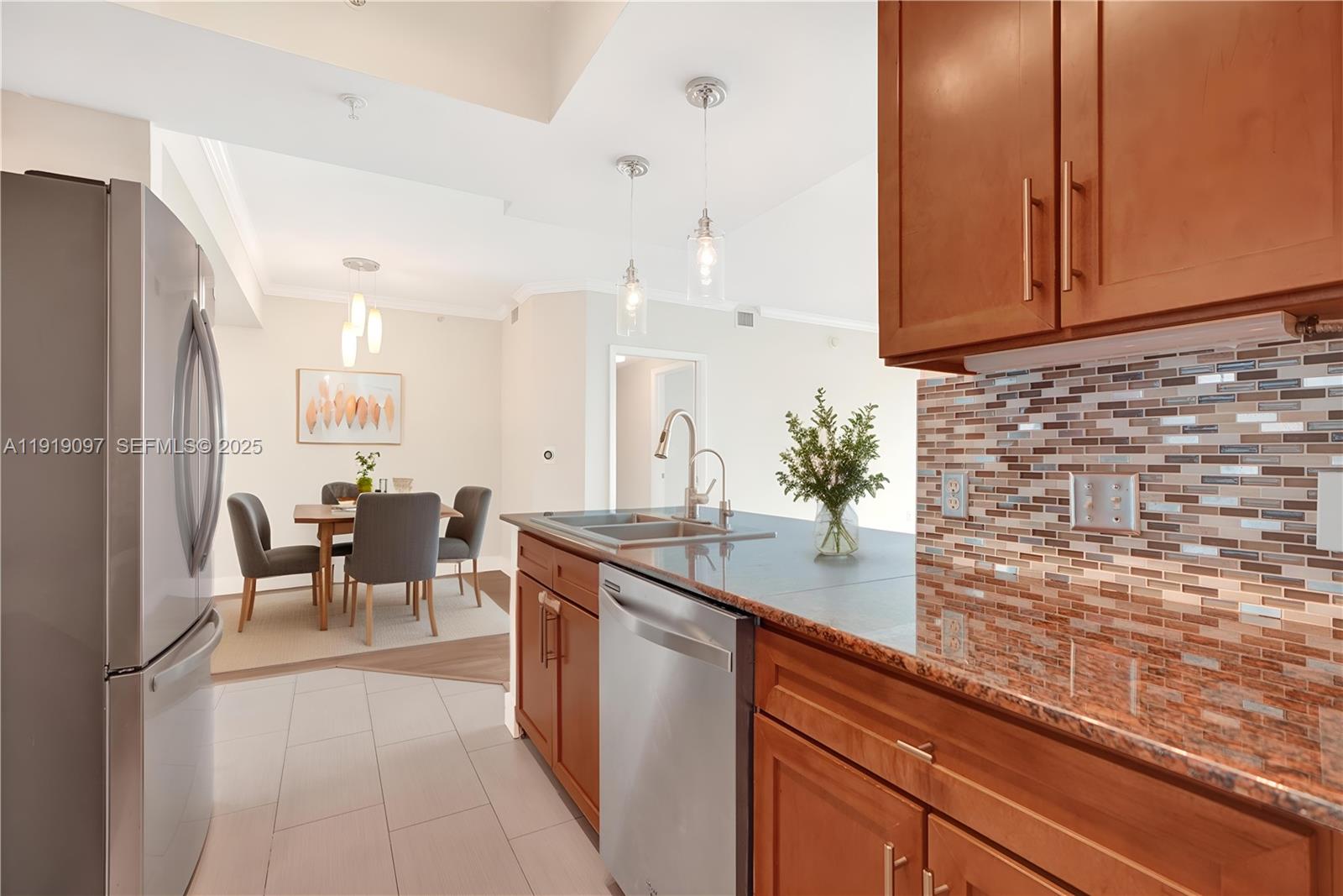 2000 N Bayshore Dr 605