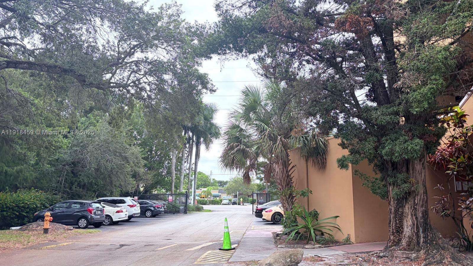 4111 Stirling Rd 102