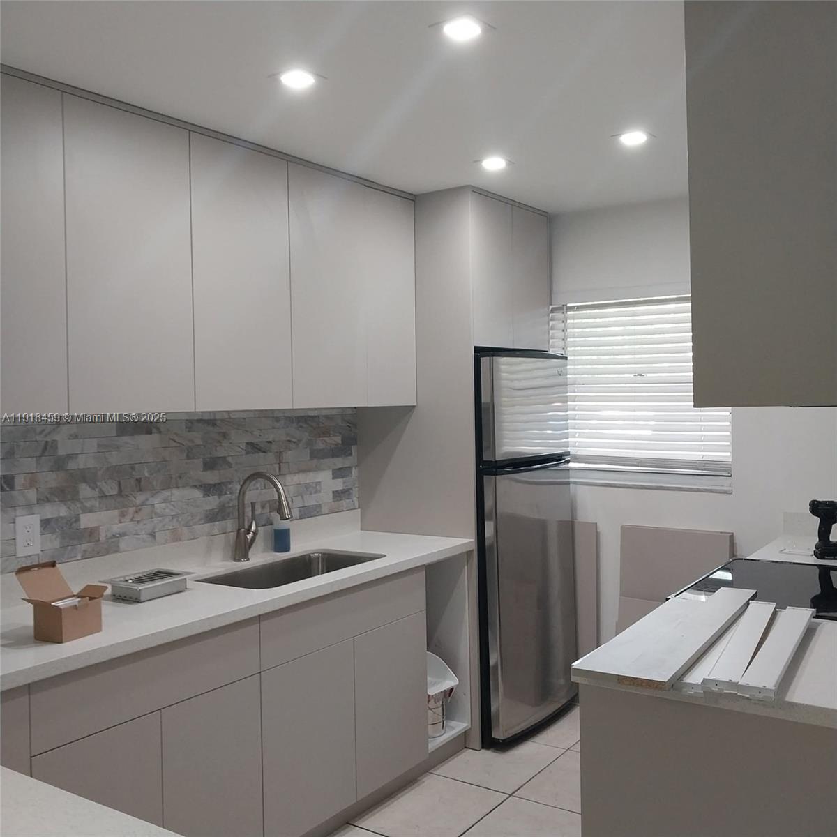 OAKS CONDO - Residential