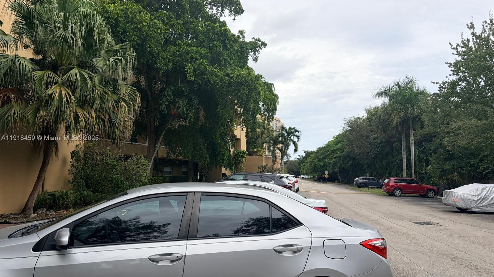 4111 Stirling Rd 102