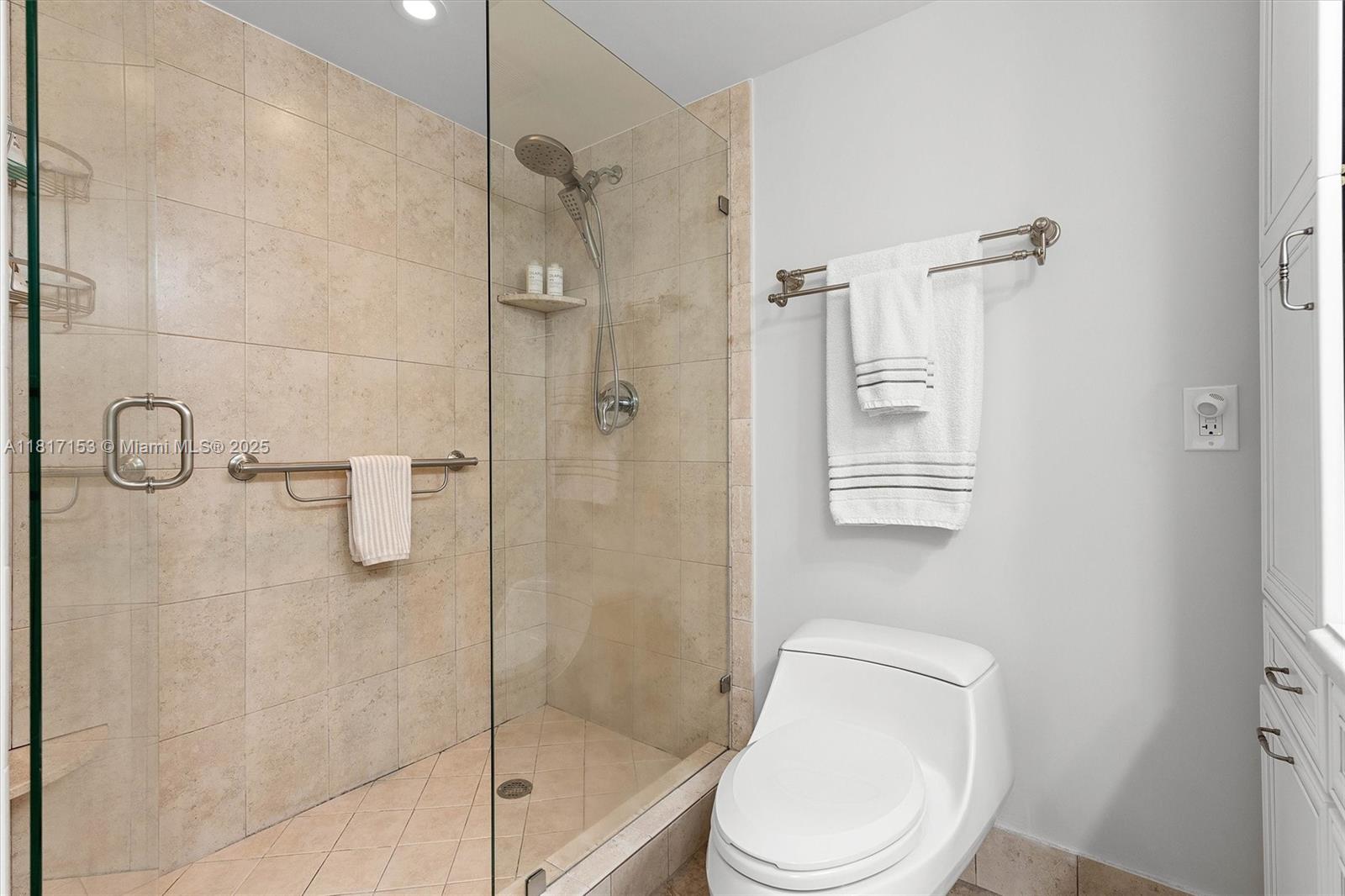 HOLLYBROOK GOLF AND - Residential