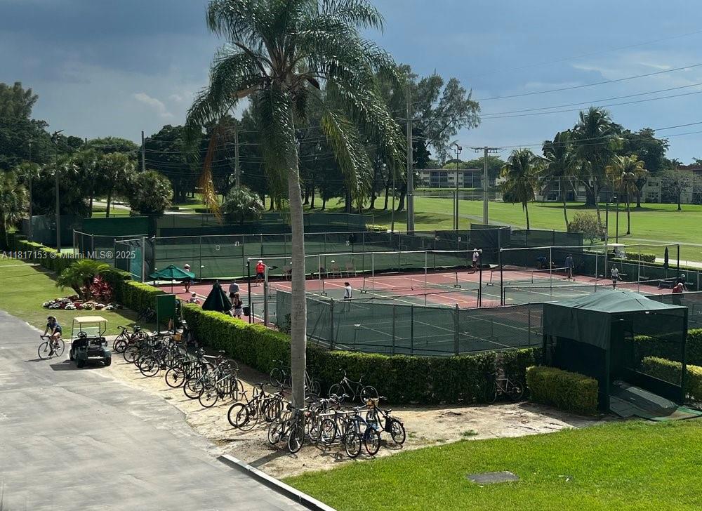 HOLLYBROOK GOLF AND - Residential