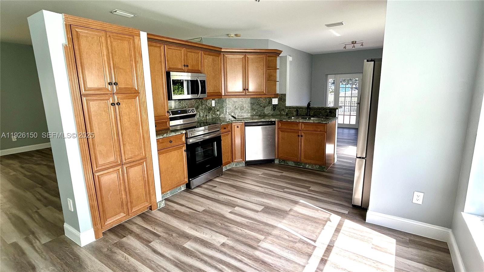 LAKES OF WESTERN PINES RE - Residential Lease