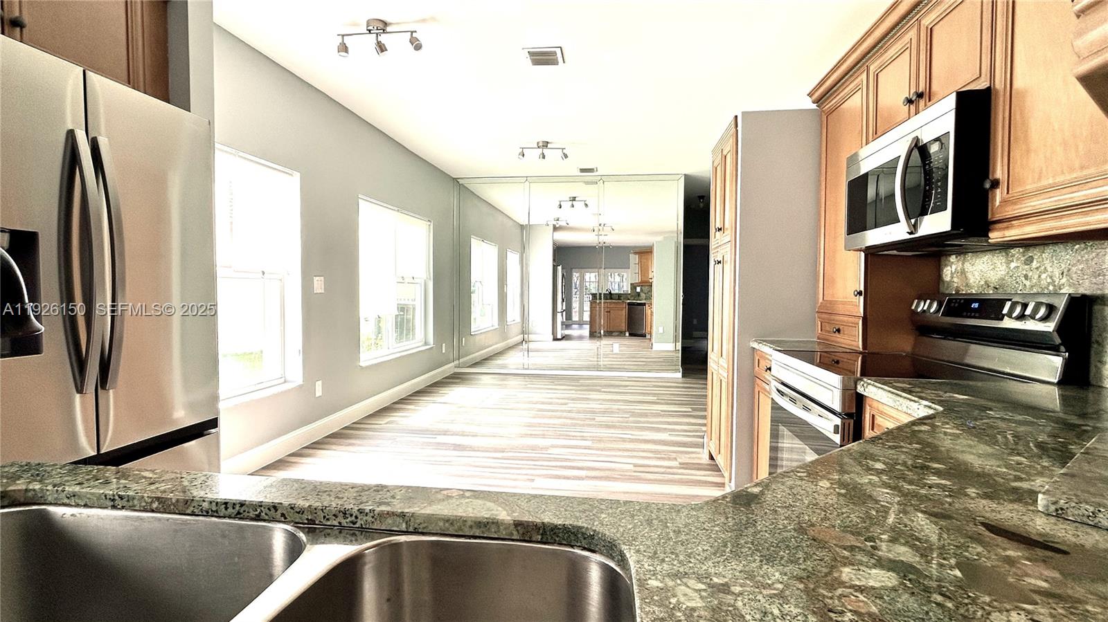 LAKES OF WESTERN PINES RE - Residential Lease