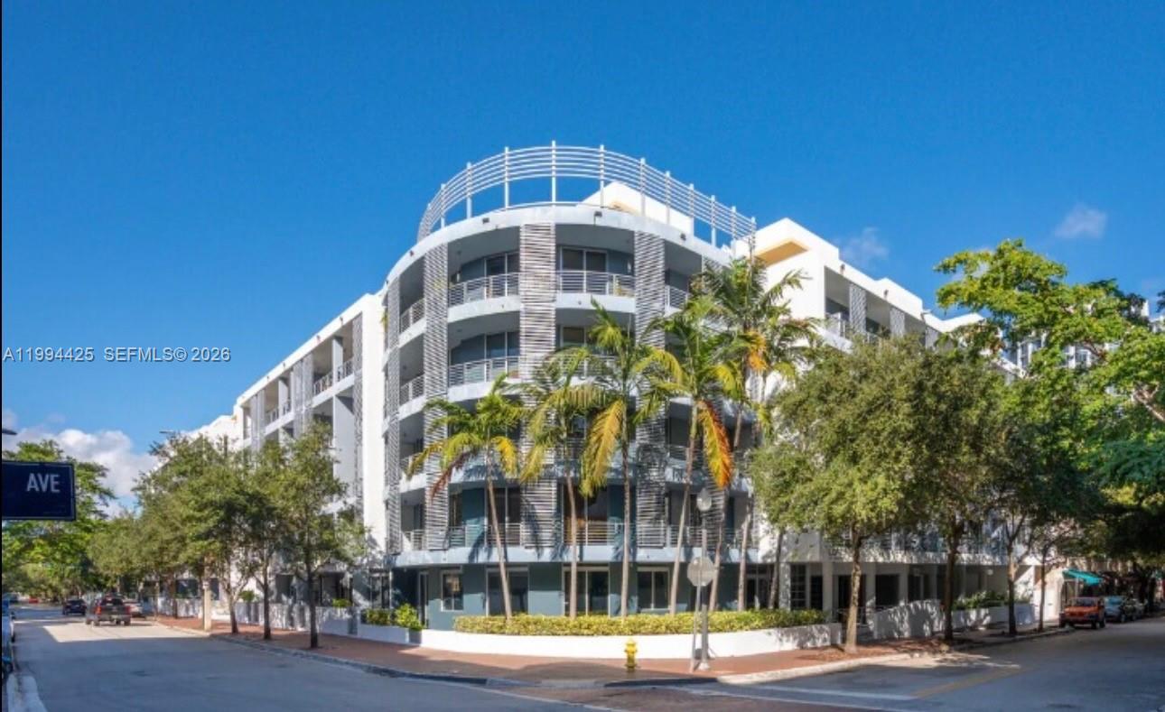 LOFTS AT MAYFAIR CONDO - Residential Lease