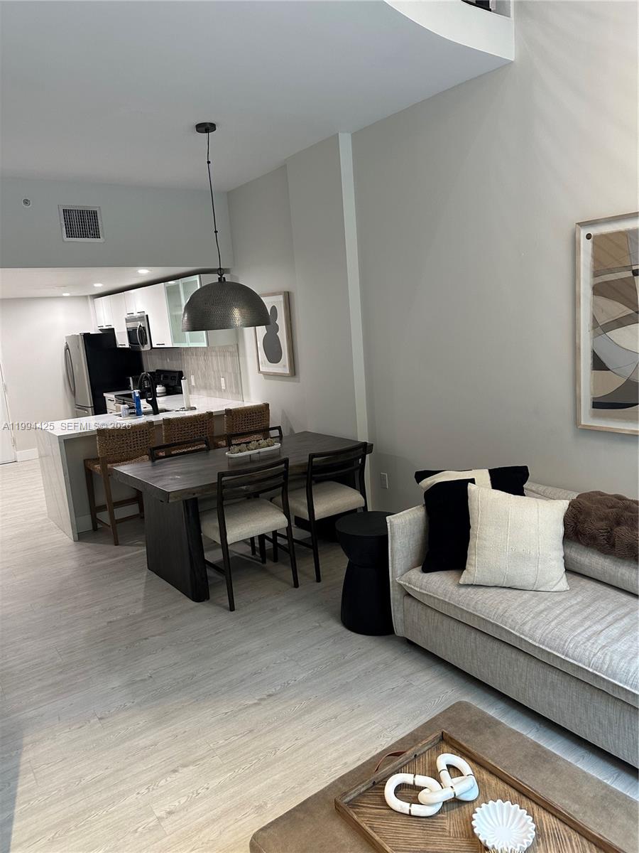 LOFTS AT MAYFAIR CONDO - Residential Lease