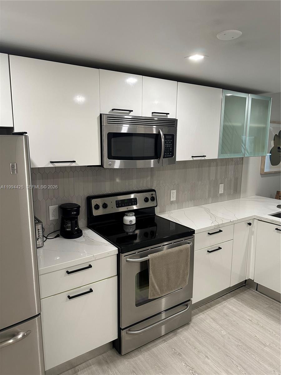 LOFTS AT MAYFAIR CONDO - Residential Lease