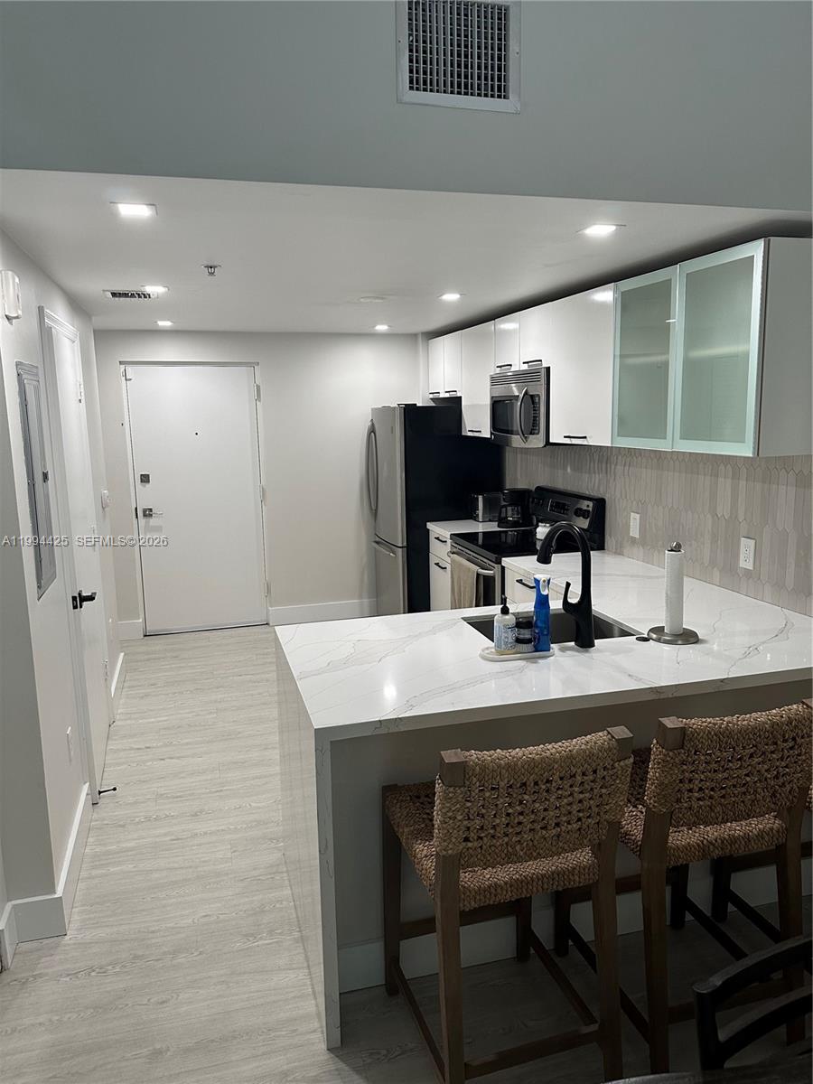 LOFTS AT MAYFAIR CONDO - Residential Lease