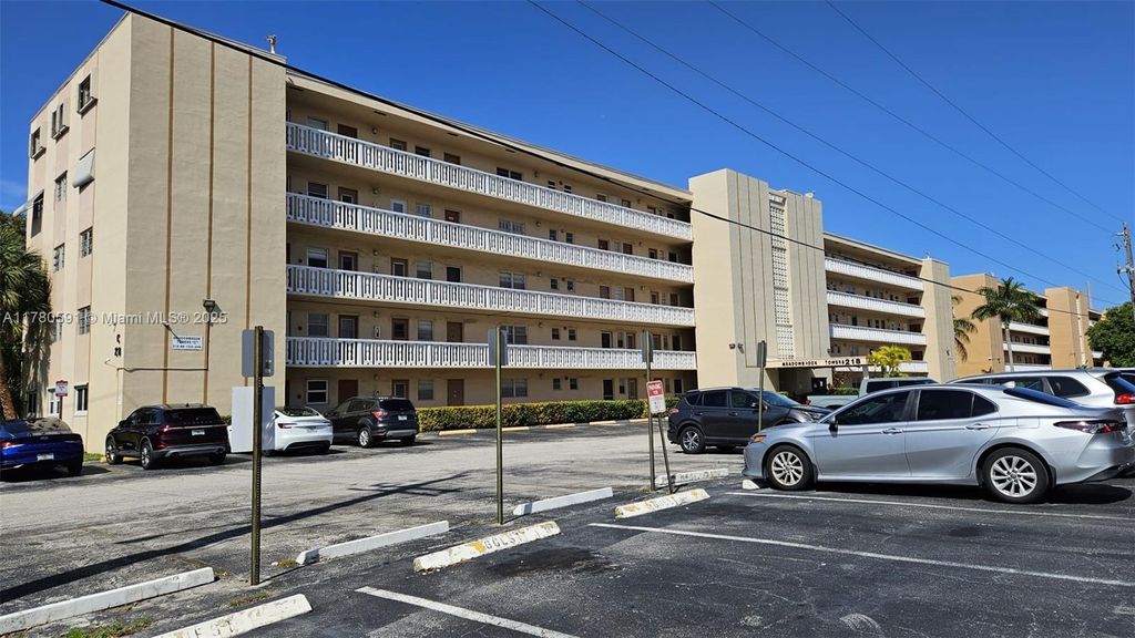 Photo of 218 NE 12th Ave #107, Hallandale Beach, FL 33009 (MLS # A11780591)
