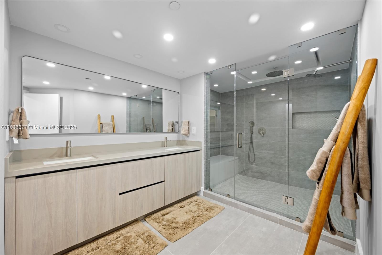 TERRACES NORTH TURNBERRY - Residential