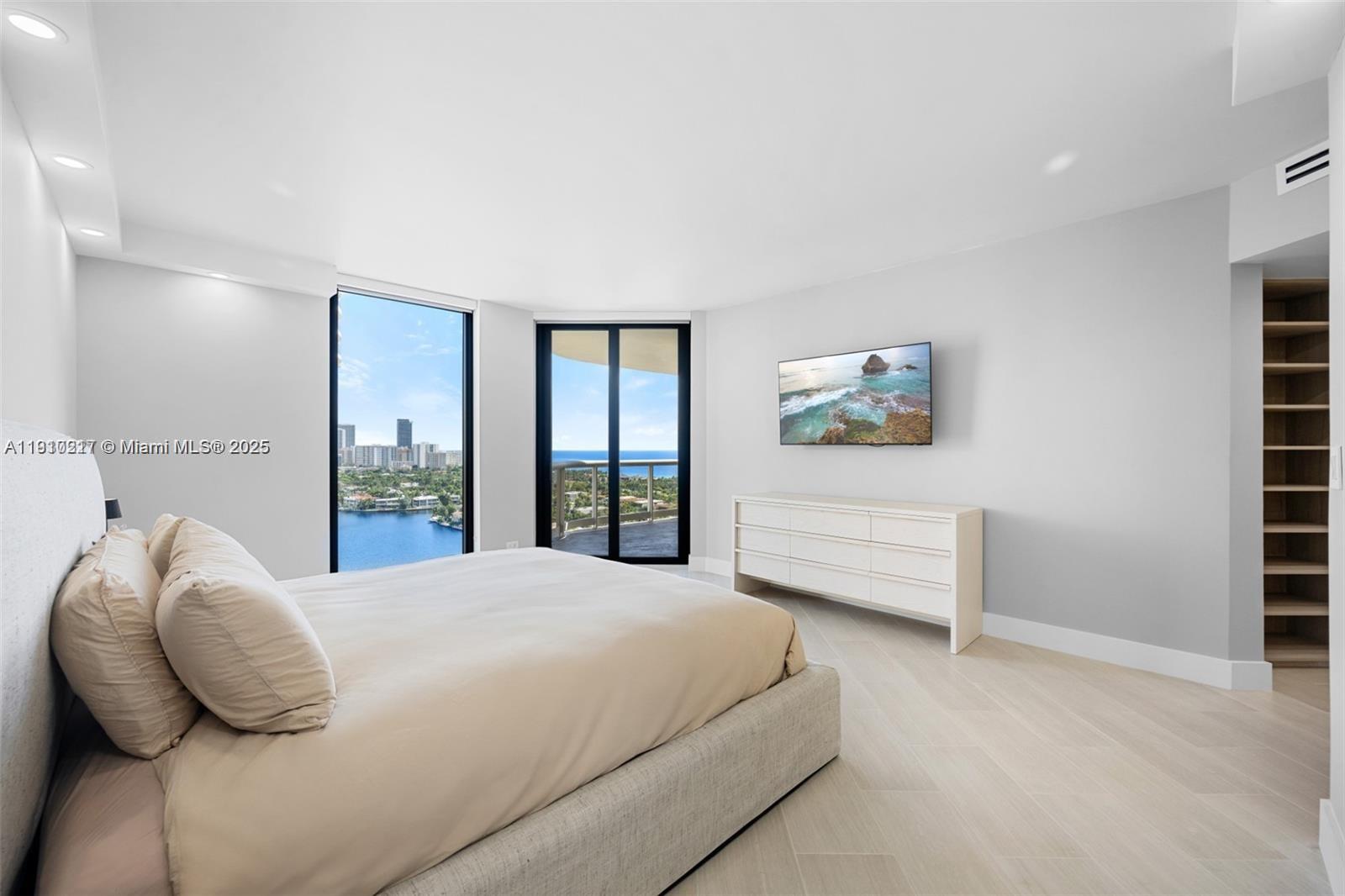 TERRACES NORTH TURNBERRY - Residential