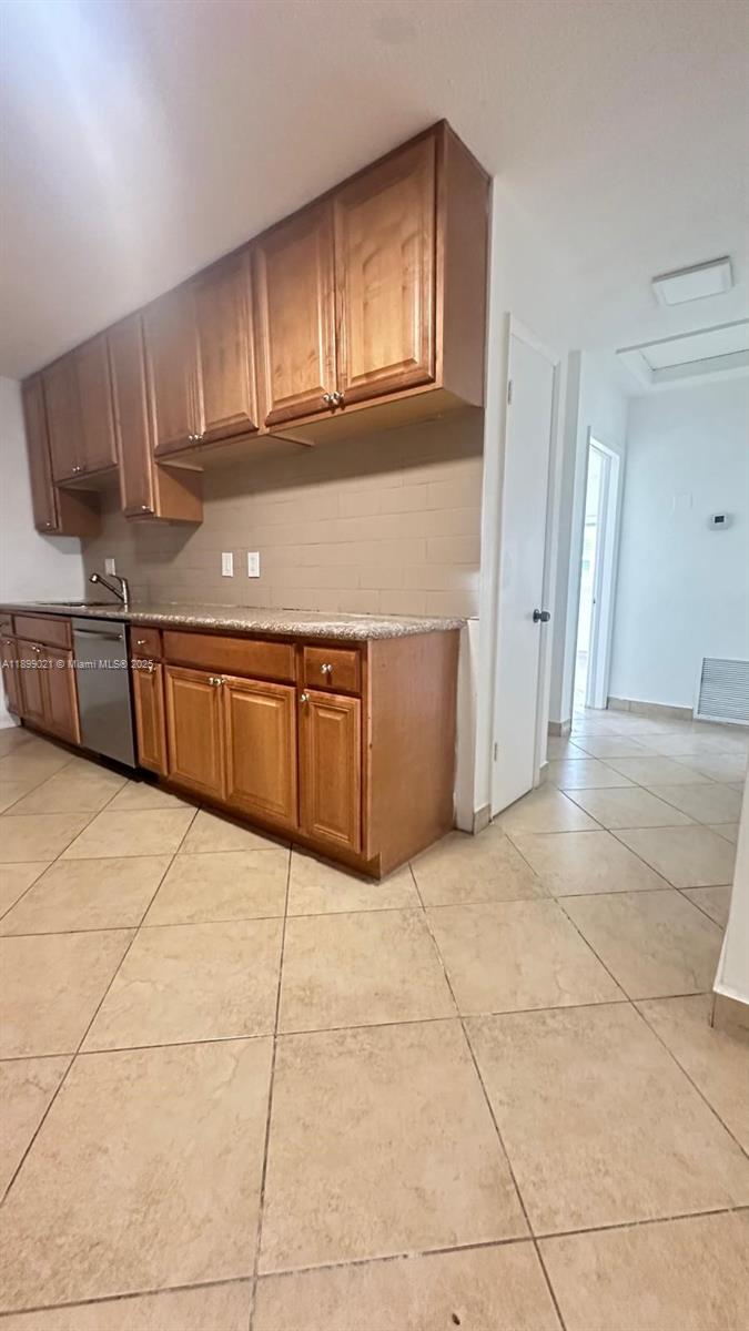 RIVER RIDGE - Residential Lease