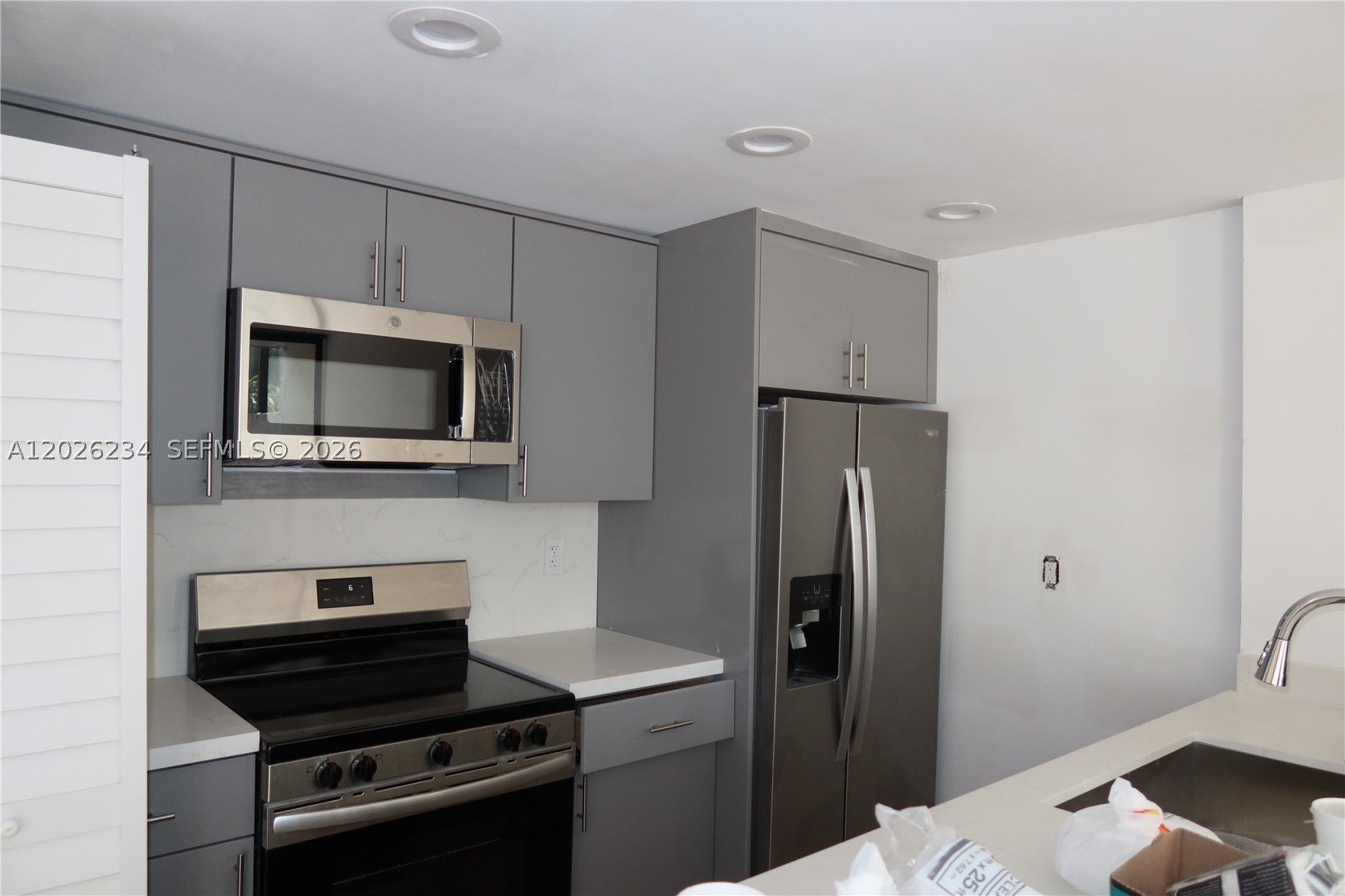 3190 Bird Ave 15