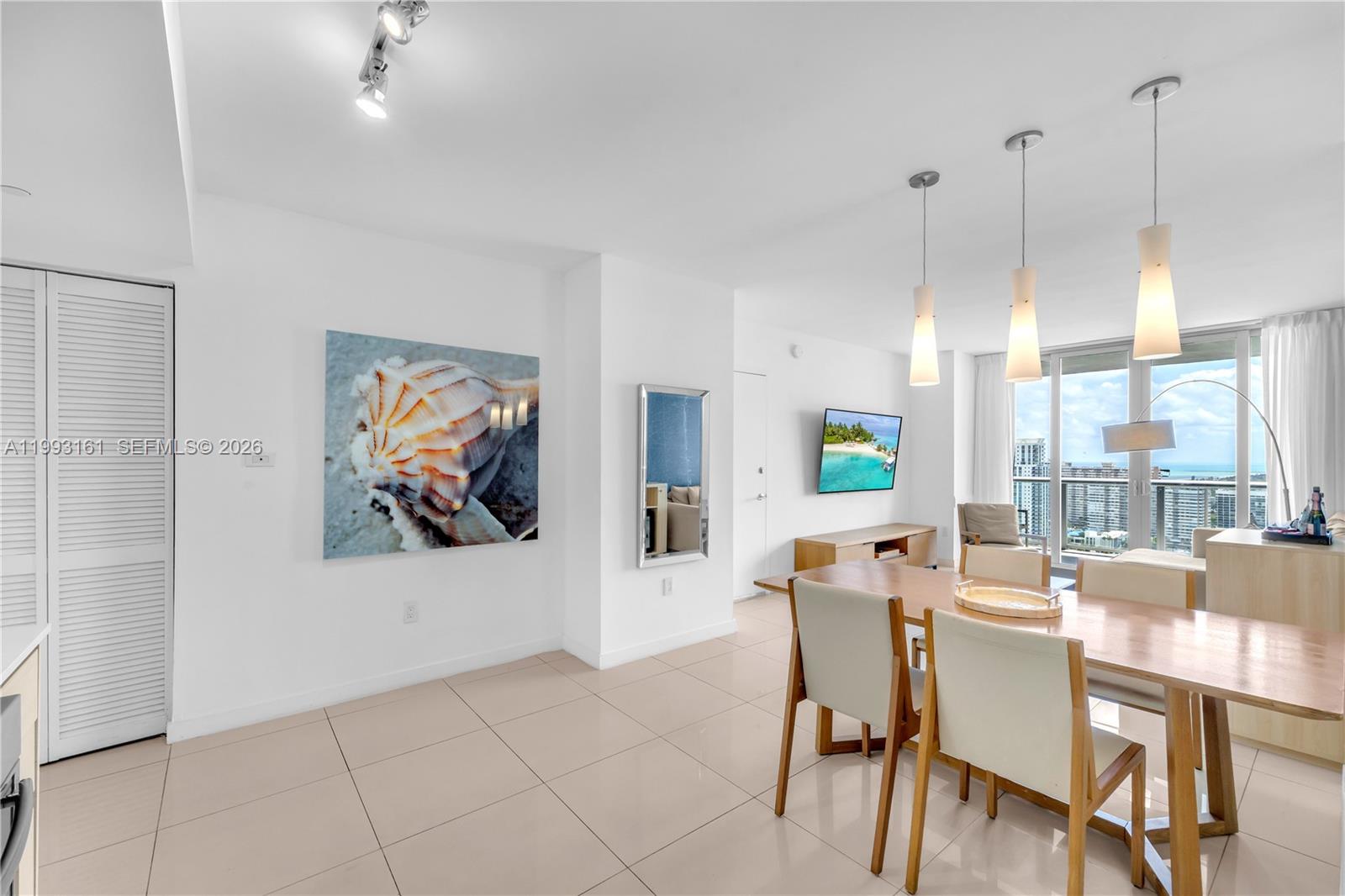 2602 E Hallandale Beach Blvd R2805