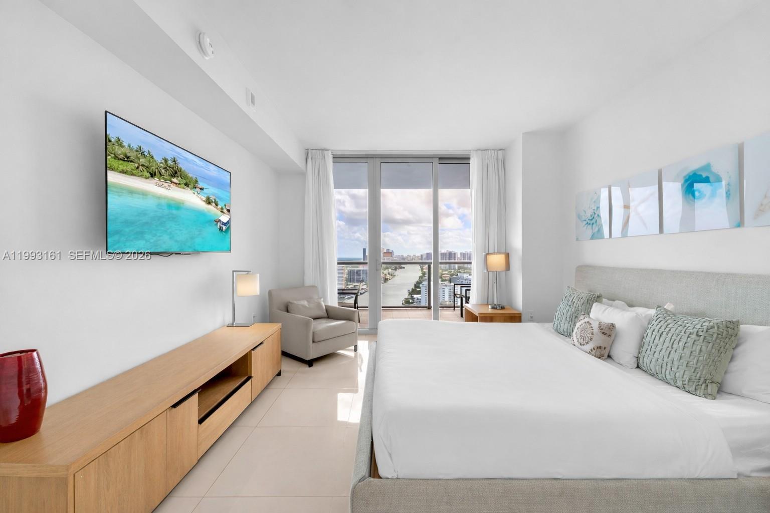 2602 E Hallandale Beach Blvd R2805