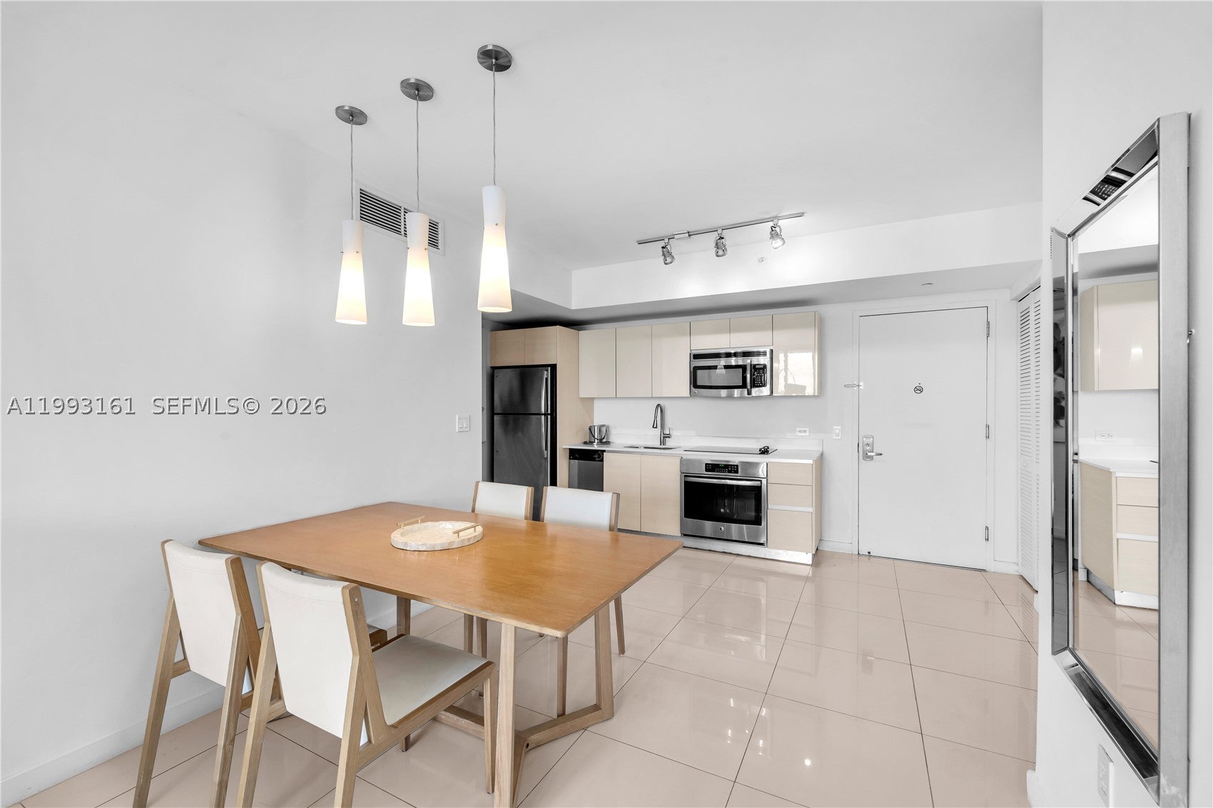 2602 E Hallandale Beach Blvd R2805